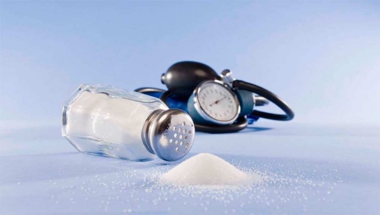 В Украине на высшем уровне признали проблему высокой смертности от избытка соли